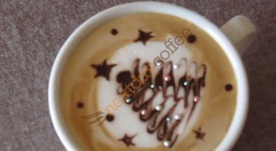 Christmas Tree Latte Art